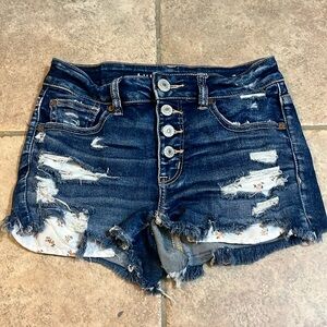 they don’t fit anymore! they are size 4’s and really cute and great condition